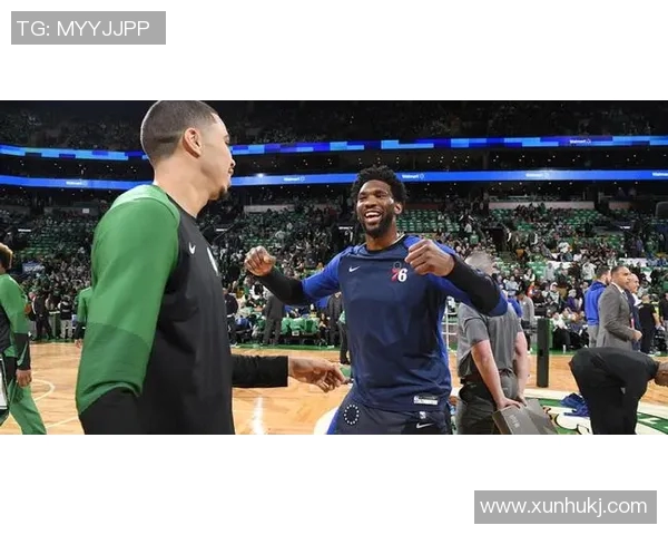 恩比德与库里同框!IG动态引发球迷热议,尊重之情尽显无遗 恩比德与库里同框!IG动态引发球迷热议,尊重之情尽显无遗